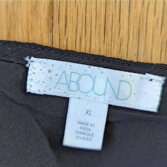 Abound Black sweetheart peasant long sleeve crop top NWT - Picture 3 of 5